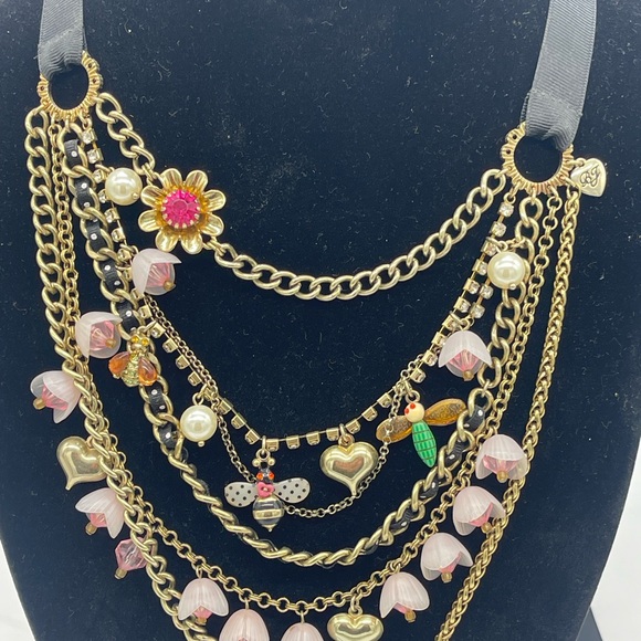 Betsy Floral Ribbon necklace RARE - Picture 2 of 2